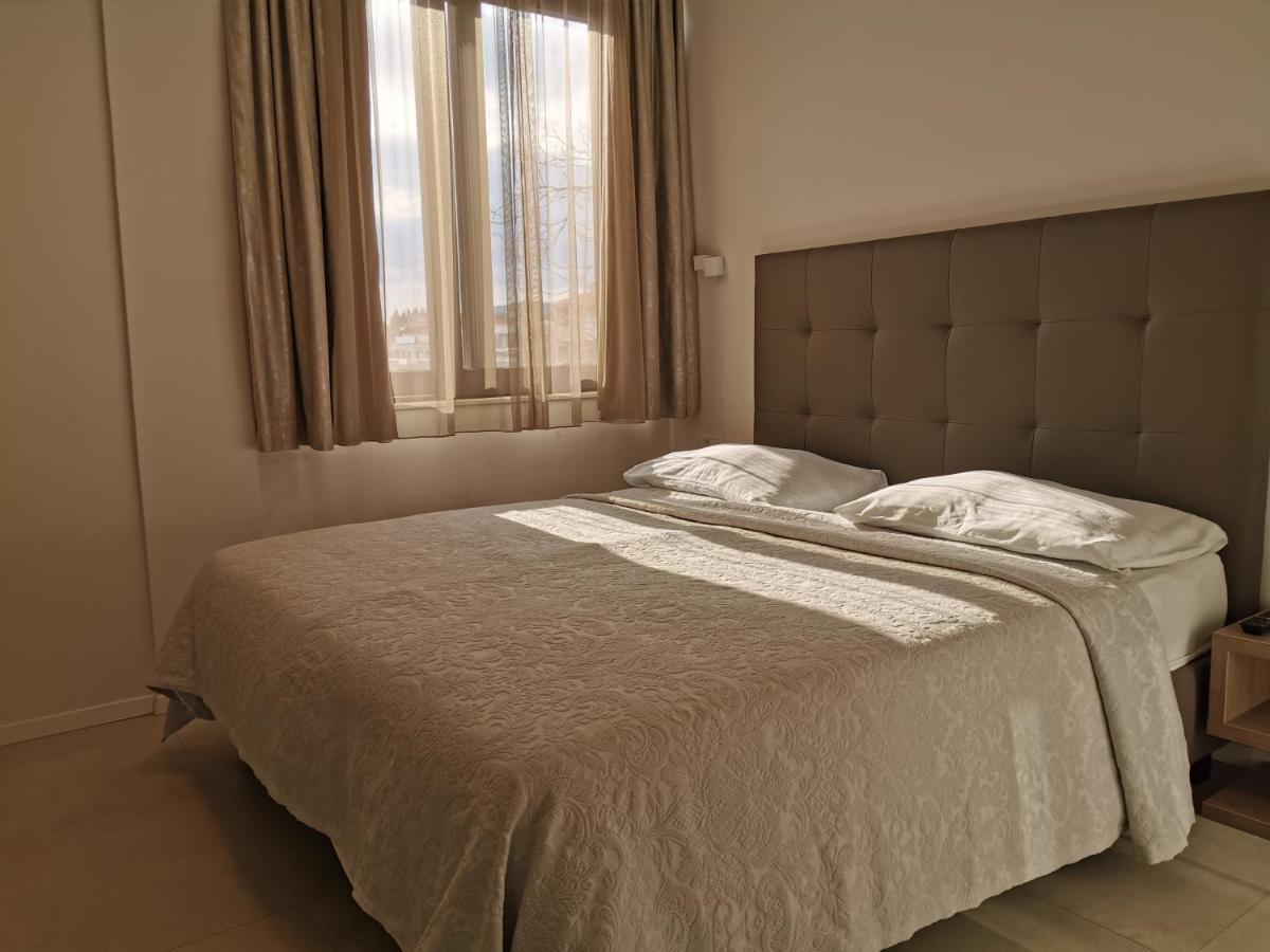 Luxury Rooms Pino Сплит Экстерьер фото