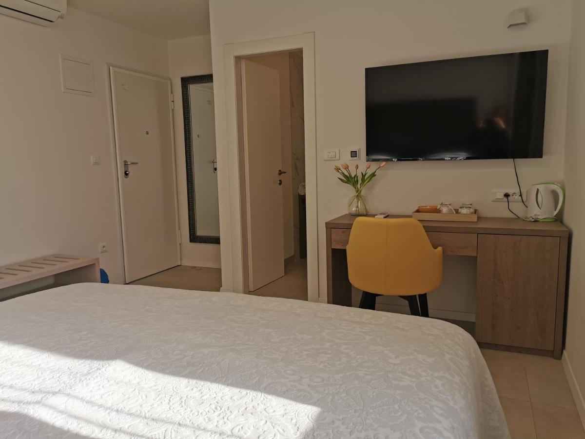 Luxury Rooms Pino Сплит Экстерьер фото