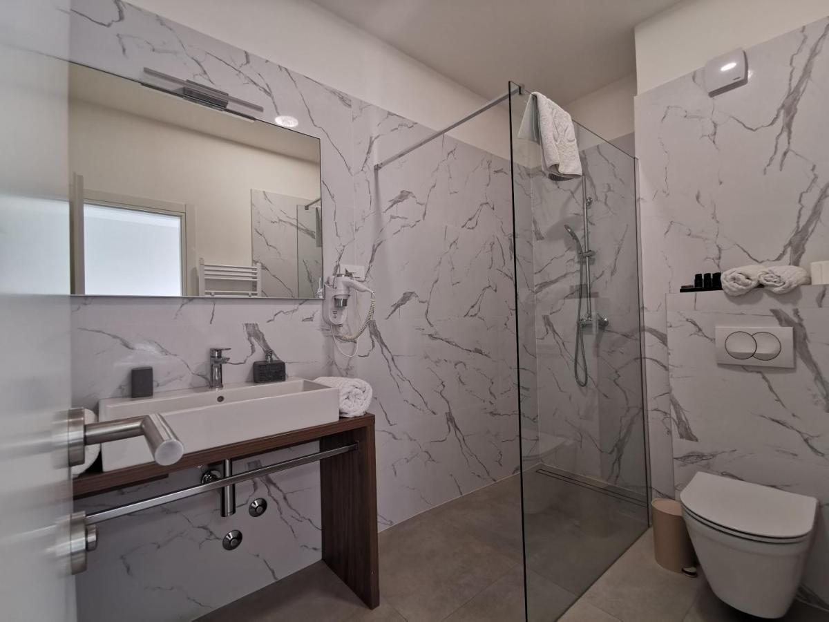 Luxury Rooms Pino Сплит Экстерьер фото